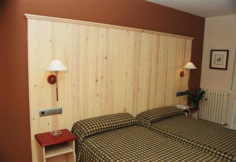 Hotel Cesaraugusta Saragossa Zimmer foto